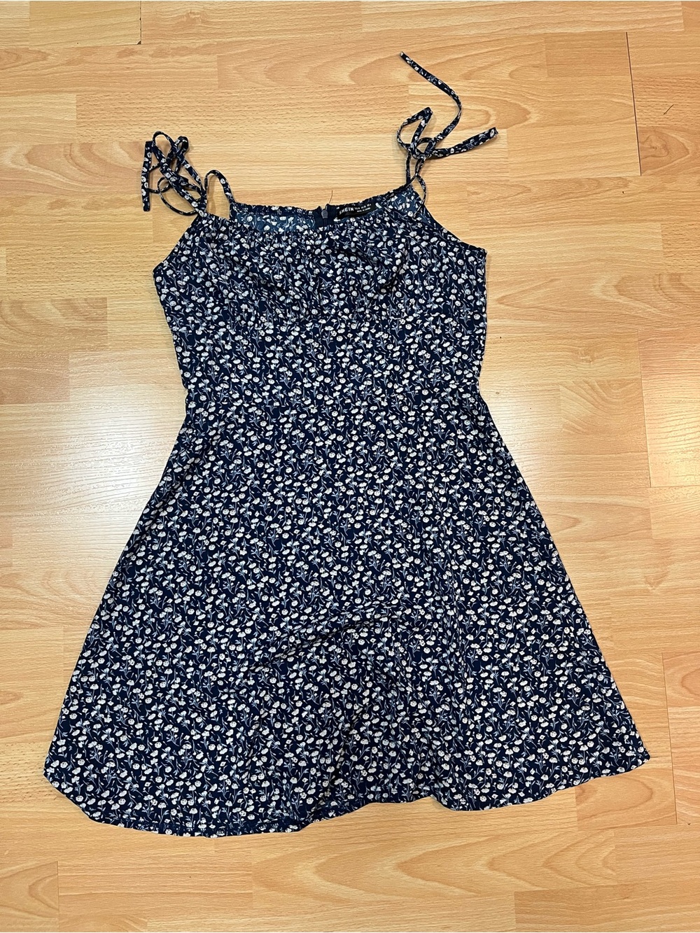 SHEIN Navy Floral Tie-Strap Casual Sundress